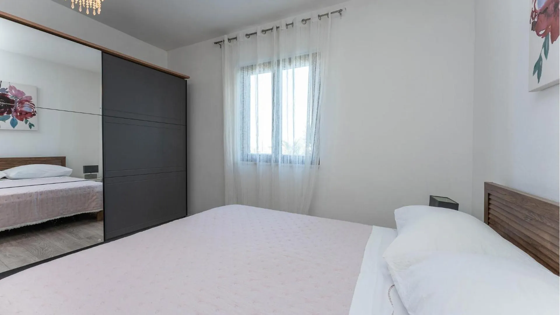 Beautiful Apartment In Bibinje With Wifi
